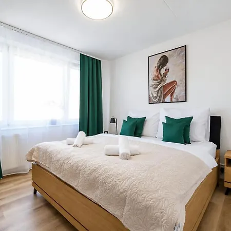 Spacious Family For 6 - Lift & Balcony Apartmán Kosice