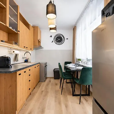 Spacious Family For 6 - Lift & Balcony Apartmán *