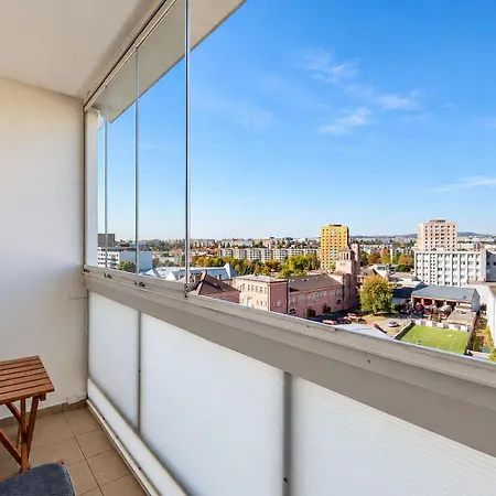 Spacious Family For 6 - Lift & Balcony Apartmán